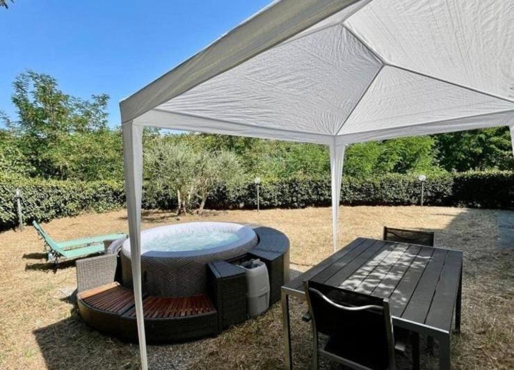 Rustico Jacuzzi & Wine Apartman La Collina Kültér fotó